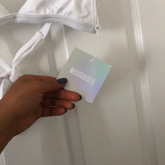 SOLD - Missguided Triangle Bikini Top - Picture 2 of 2